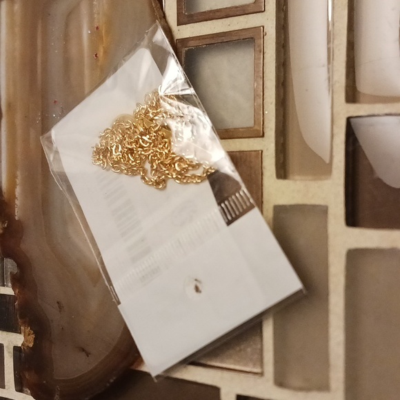 Beautiful Gold Fashion necklace - Picture 3 of 3